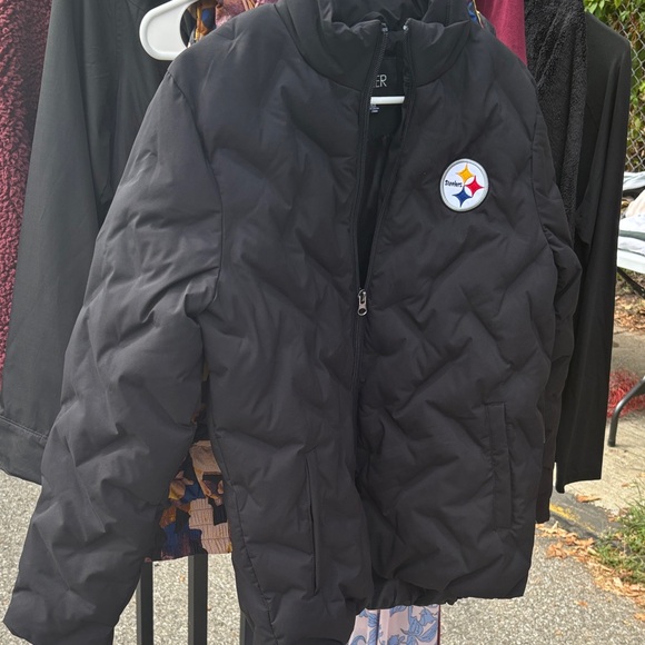 Steelers Black NFL Team Women’s Puffer Jacket, NWT - Picture 1 of 4